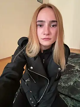 SugarDanger - Friend slap my naked ass