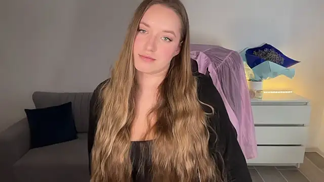 EvaMaddison - show tongue