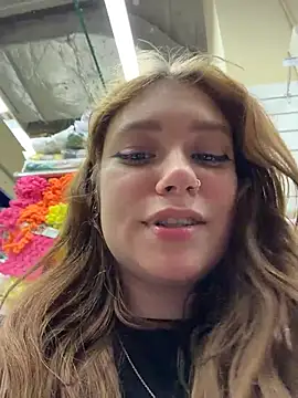 Lucy-joy - mmm FINGERING pussy in DOGGY pose