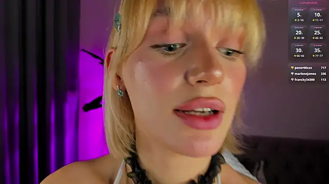 Ice_Strawberry - Massage my naked boobies~