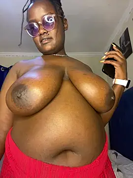 Bustyy_Bitch