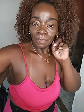 QueenLorena25 - Showing my big butt and wearing high hee