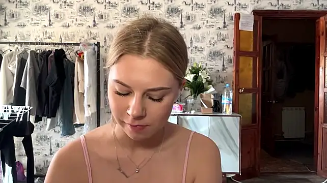 HoneysPiee - show my tongue :P
