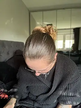 MaryPeach666 - Pussy close up 🐱