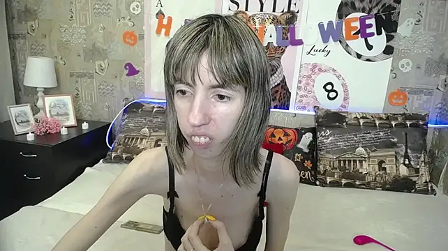 Unusual_G - dildo in pussy