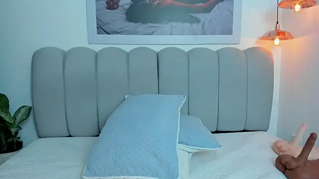 EmmaBoyd - RUb my pussy and my ass 🤤🔥