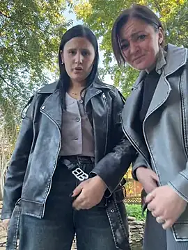 CherryBombs- - FACK STRAP-ON 1 GIRL/LT CHOOSE
