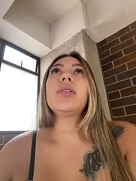 Latina_vanessa - Take off clothes and show pussy