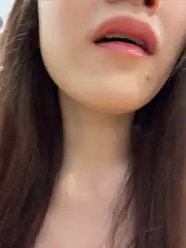 Zhenzhu443 - 任意脱掉一件