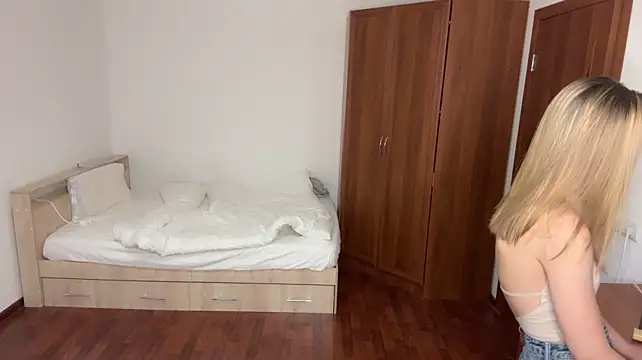 EmilyLorents - run hands over my body