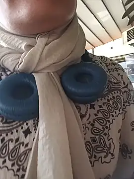 MisyonerNur - Dışarıda göğüslerini aç 😅
