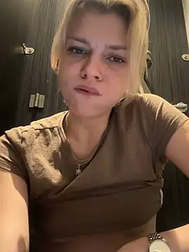 ValenciaShock - PLAY WITH MY SWEET NIPPLES
