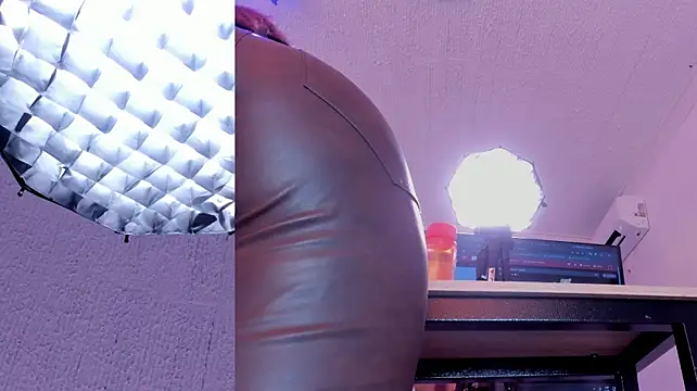 Siouxsie_cenobite - (∩^o^)⊃━☆ Naked + squirt (2 min control)