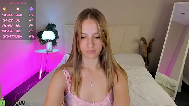 Luna_Vibee - show tits