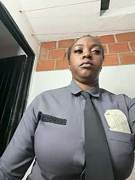 CiaraEbony - ♥ big squirt in front of my boss ♥