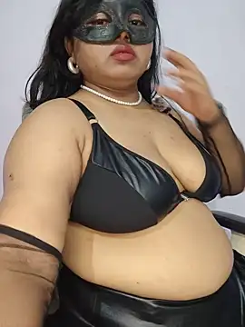 BigAssAyeaha - Last Tipper name on boobs 10 min