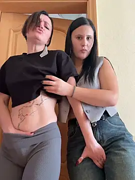 CherryBombs- - FACK STRAP-ON 1 GIRL/LT CHOOSE