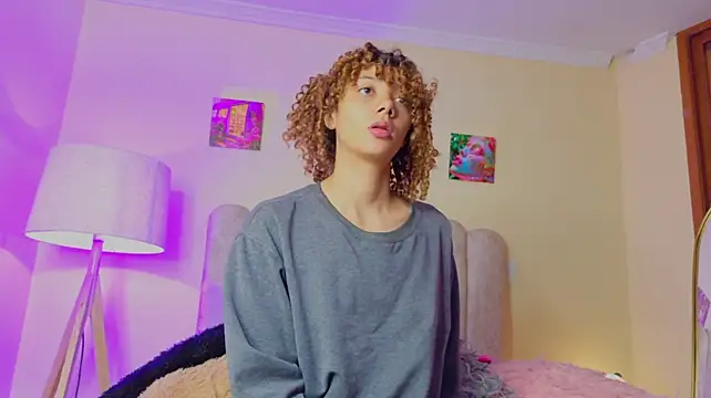 Spicy_morena_ - plug anal + twerk