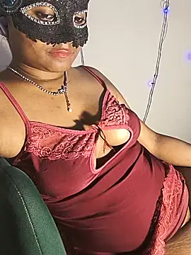 DIRTYSECRET_QUEEN_07