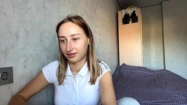 AleneLaurente - bite my lips