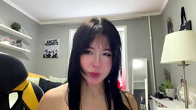 AmiKite - I'll play with my butt <3