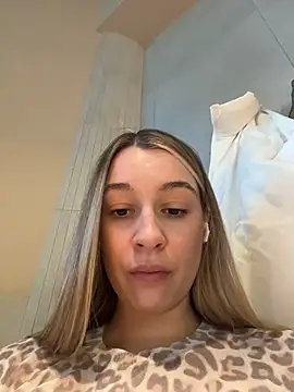 SashaCatt - Masturbation+one finger in pussy🔥