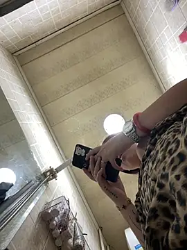 Cindyld0005 - 星星第一天开播，哥哥们支持一下小妹妹哦
