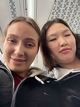 Coconut_milk - Underboobs one girl in tram
