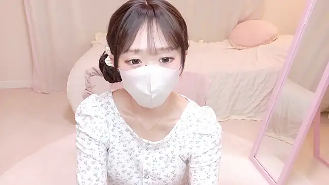 YURInya_ - ブラぽい♡立って前かがみ谷間顔アップ👀