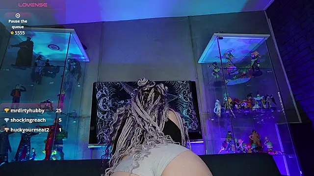 Missa_motato - play with my ass and put a plug in me