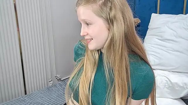 LilianHowards - tease u in doggy