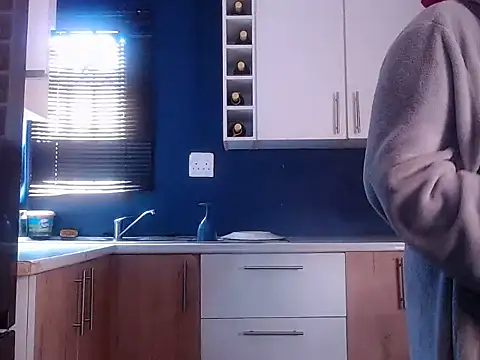 BigAreolasQueen - oil boobs and pop them out