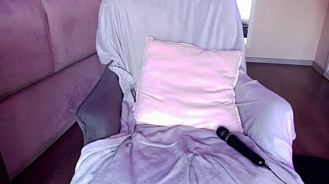 BellaStylezz - Butt-Plug Reveal