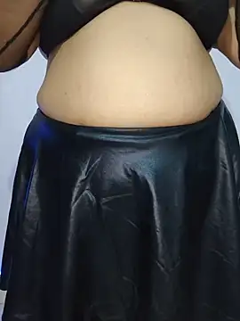 BigAssAyeaha - Last Tipper name on boobs 10 min