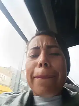 _andrea30 - Show pussy pinch clitoris