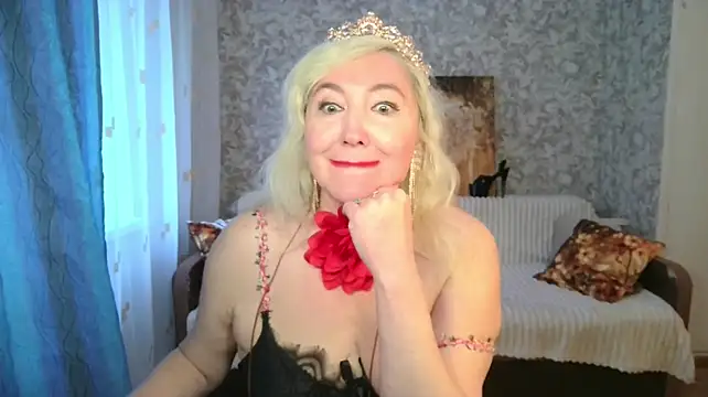 LadyKriss - breast massage