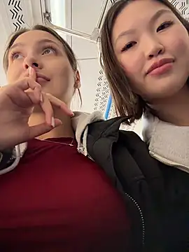 Coconut_milk - Underboobs one girl in tram