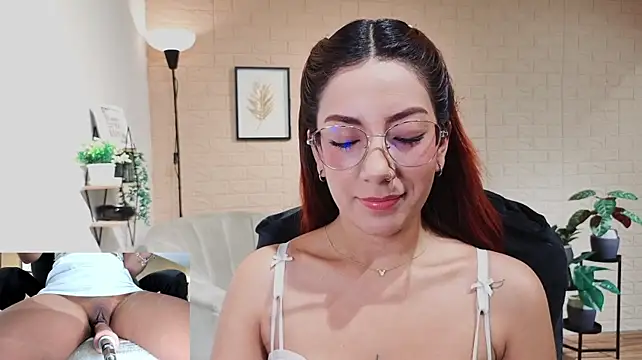 MissOffice_ - My boss left is time for blowjob