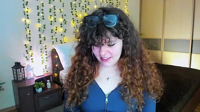 CurlyMagicc - I'll show you my bra