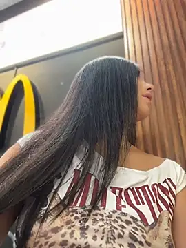 Valentina-gomezz - FUCK MY PUSSY IN THE MEN'S BATHROOM