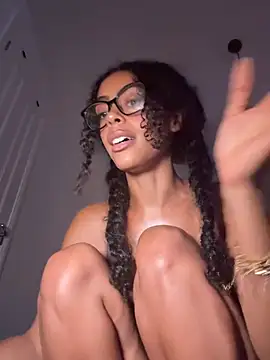 Yasmingarcia - Oil + suck spitty titty play 🍒🍒