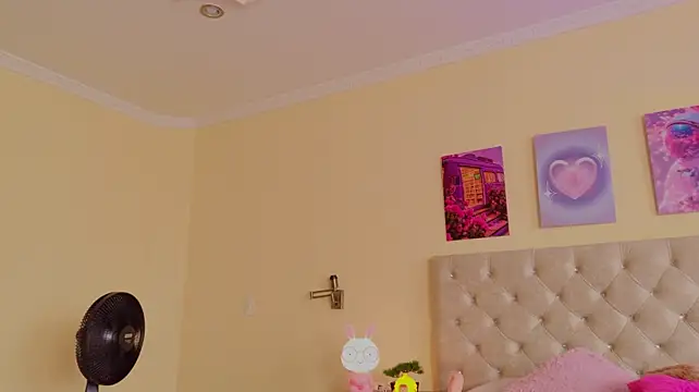 Leana_lovings1 - oil ass 1 finger in ass