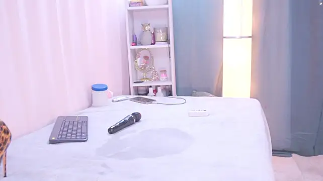 ElodieRousse_ - tease with my pantyhose