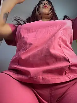 Nahomy_benet - Take off your shirt and bounce your tits