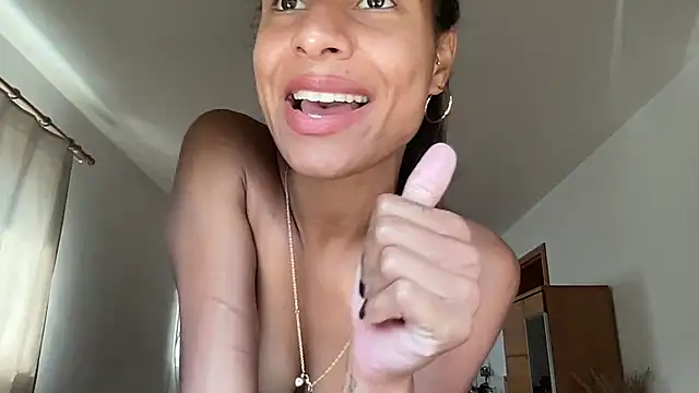 YaraEstelle - Give him a lap dance <3