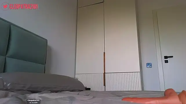 Cleopatra3101 - Cum Show