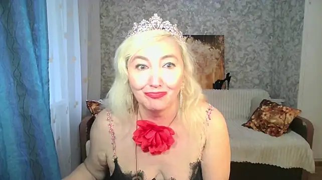 LadyKriss - breast massage