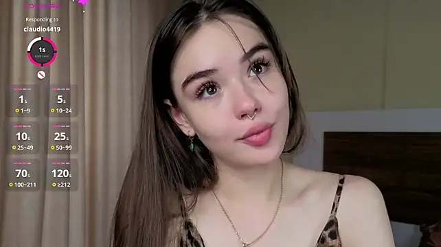 SweeetTrouble - Scratching and slapping ass !