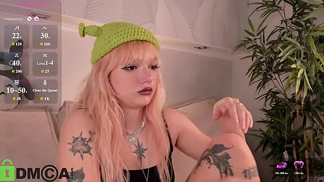 Molly_Platt - boob massage