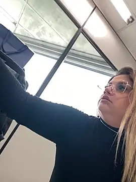 Kahreal - TIRAR CALCINHA NO SERVIÇO+VIDEO SQUIRT